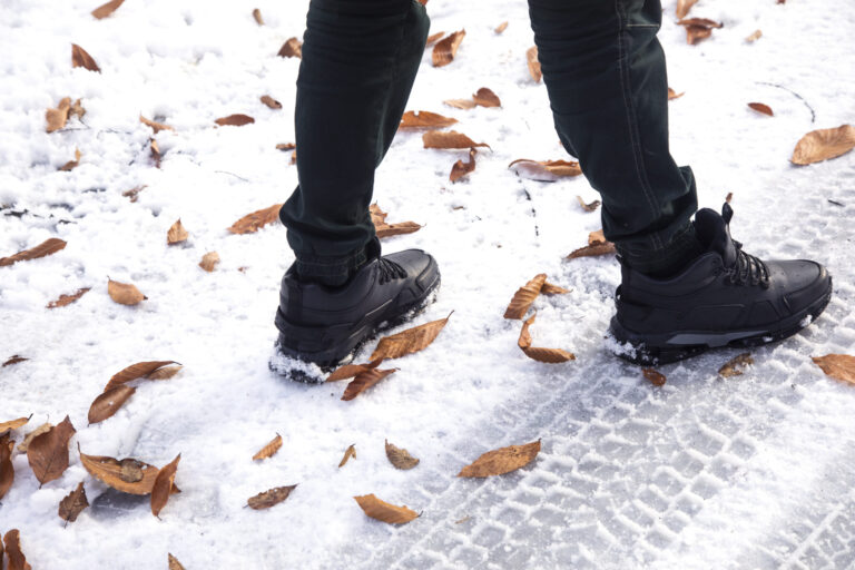 Walking-On-Ice-Safety-Tips-