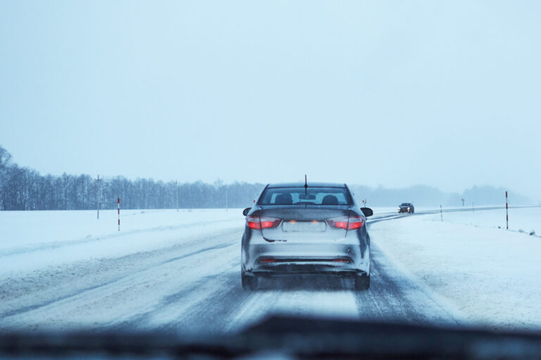 how-to-avoid-slipping-on-the-ice-while-driving