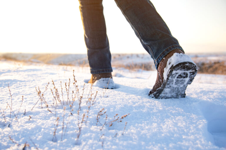 How-Many-Inches-Are-Safe-To-Walk-On-Ice