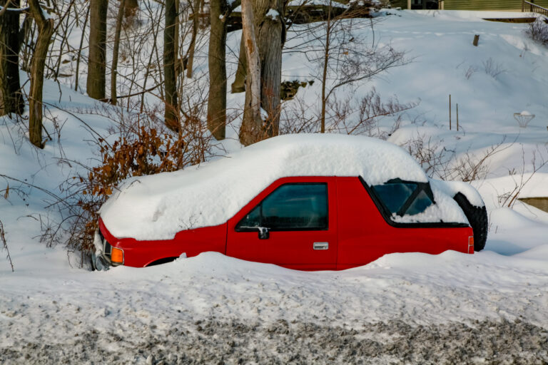 5 Tactics For Getting Your Car Unstuck From Snow